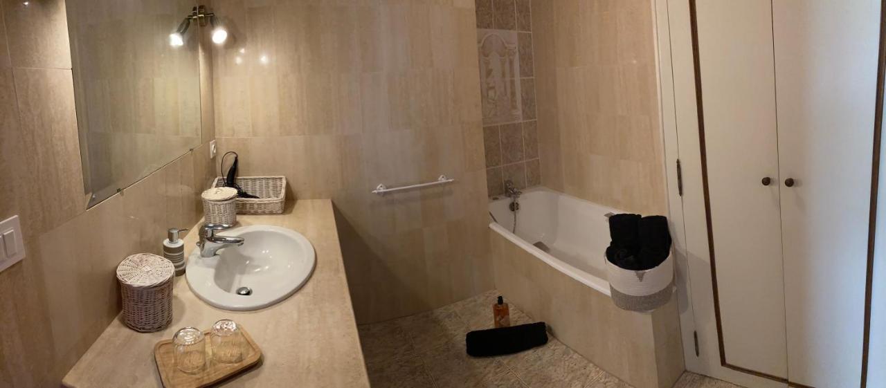 Le Chai De La Rose Spa Et Seances Bien Etre Doué-la-Fontaine Exterior foto